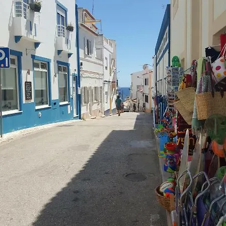 Lovely Burgau Just 3 Mins Walk From Budens
